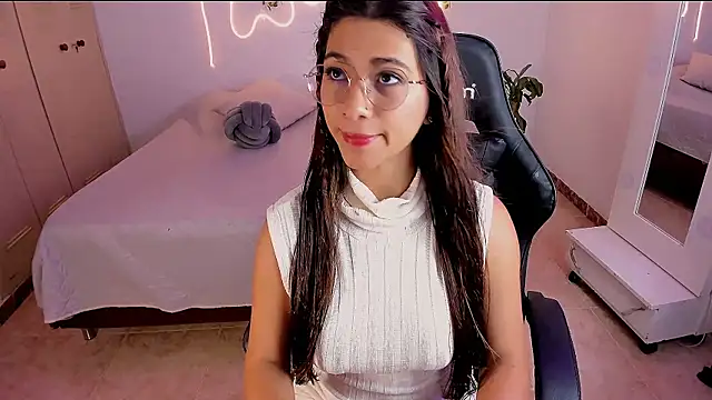 sara doll77 online show from 8, 10, 2025