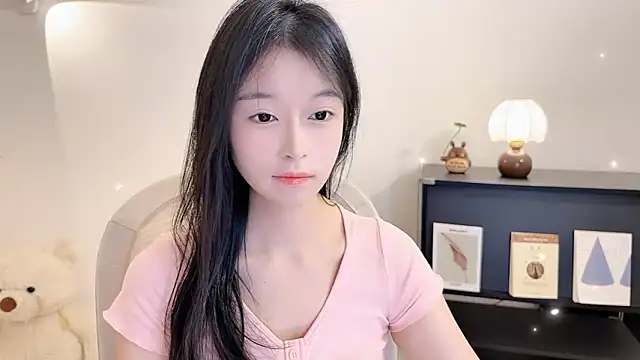 Onechestnut online show from 12, 11, 2025