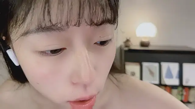 Onechestnut online show from 17, 5, 2026