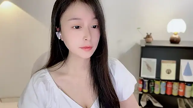 Onechestnut online show from 2, 4, 2026