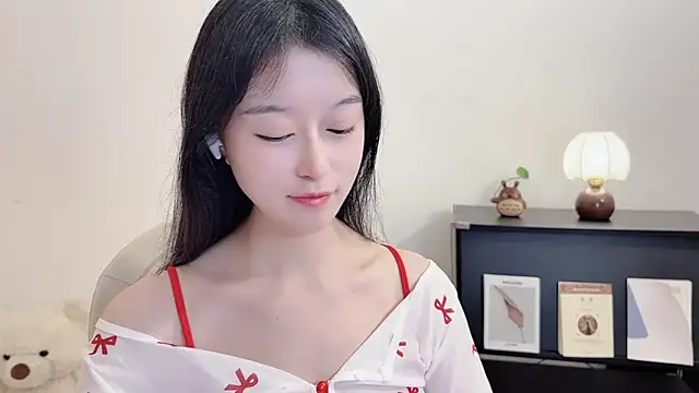 Onechestnut online show from 15, 10, 2025