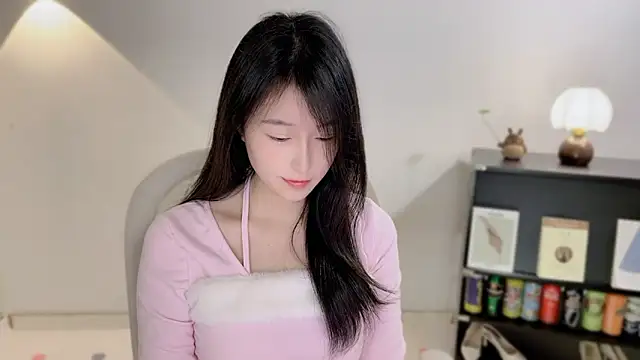 Onechestnut online show from 21, 12, 2025