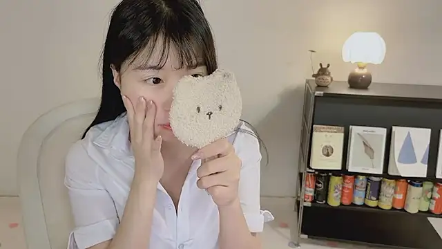Onechestnut online show from 16, 5, 2026