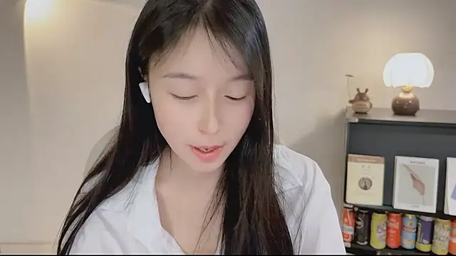 Onechestnut online show from 23, 4, 2026