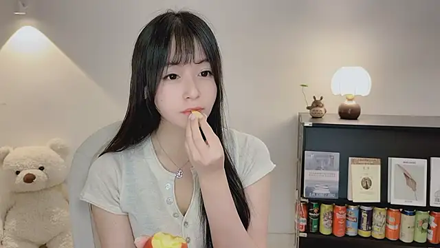 Onechestnut online show from 7, 6, 2026