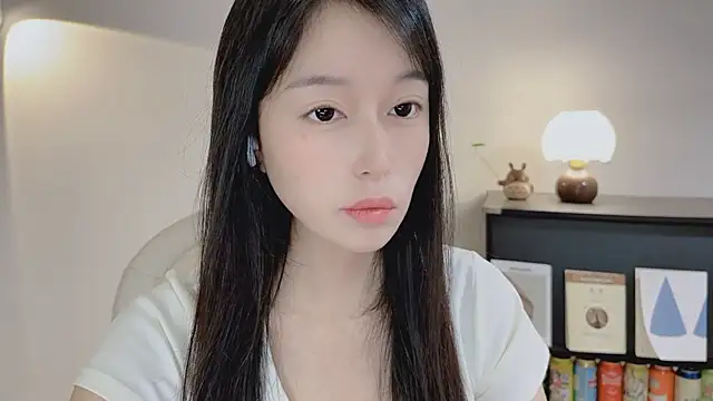 Onechestnut online show from 15, 4, 2026
