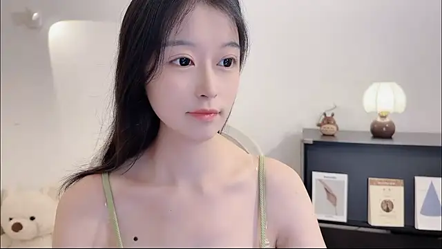 Onechestnut online show from 26, 10, 2025