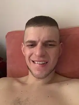 Snapshot of macho1347 chatting on 21, 12, 2025 macho1347 online show from 21, 12, 2025