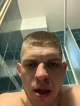 Snapshot of macho1347 chatting on 18, 12, 2025 macho1347 online show from 18, 12, 2025