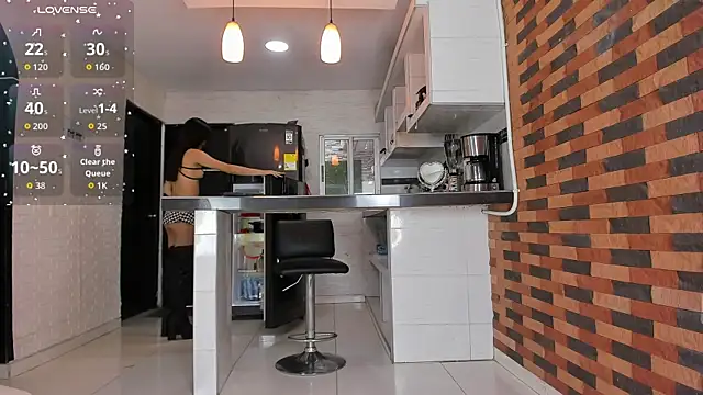 Snapshot of violetta_pretty chatting on 7, 10, 2025 violetta pretty online show from 7, 10, 2025