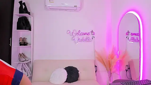 Snapshot of violetta_pretty chatting on 1, 2, 2026 violetta pretty online show from 1, 2, 2026