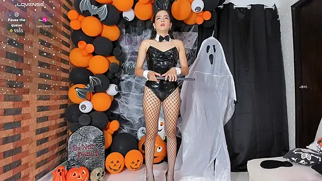 Snapshot of violetta_pretty chatting on 24, 10, 2025 violetta pretty online show from 24, 10, 2025