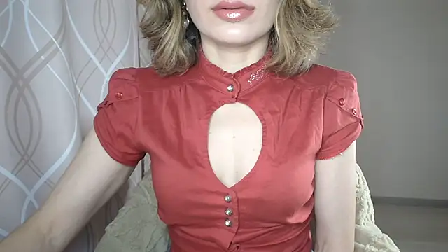 Snapshot of miss__Sophie chatting on 31, 10, 2025 miss Sophie online show from 31, 10, 2025