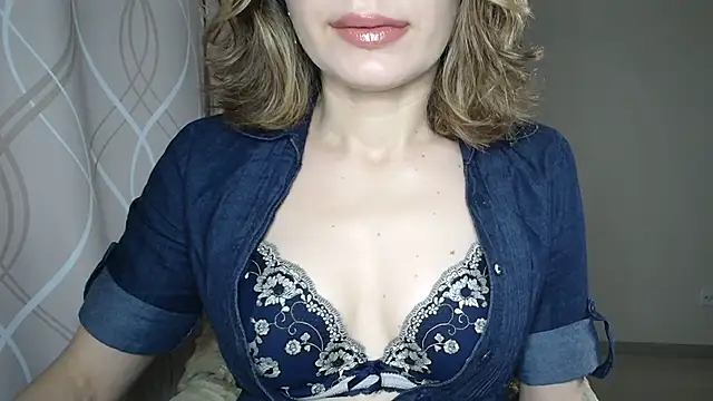 Snapshot of miss__Sophie chatting on 28, 11, 2025 miss Sophie online show from 28, 11, 2025