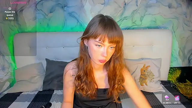 LolaMeddisson online show from 10, 10, 2025