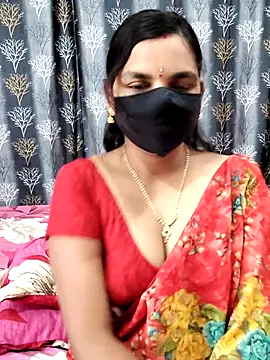Snapshot of Lalitha-1995 chatting on 11, 7, 2026 Lalitha-1995 online show from 11, 7, 2026