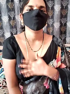 Snapshot of Lalitha-1995 chatting on 17, 6, 2026 Lalitha-1995 online show from 17, 6, 2026