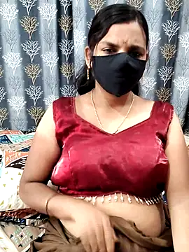 Snapshot of Lalitha-1995 chatting on 27, 6, 2026 Lalitha-1995 online show from 27, 6, 2026