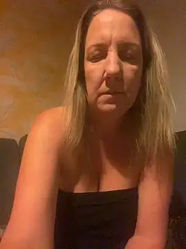 X-Victoria-X online show from 21, 9, 2025