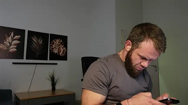 Snapshot of Stewart_Barnz chatting on 9, 10, 2025 Stewart Barnz online show from 9, 10, 2025