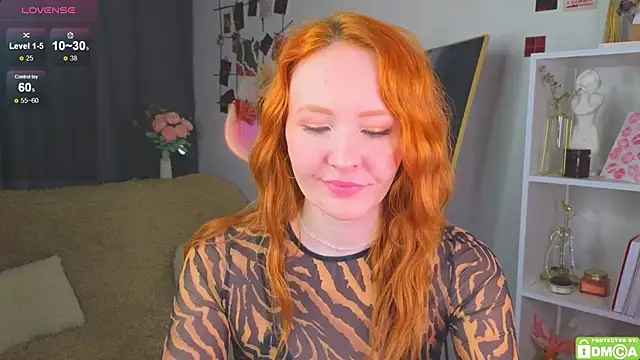 JoyceJones online show from 4, 10, 2025