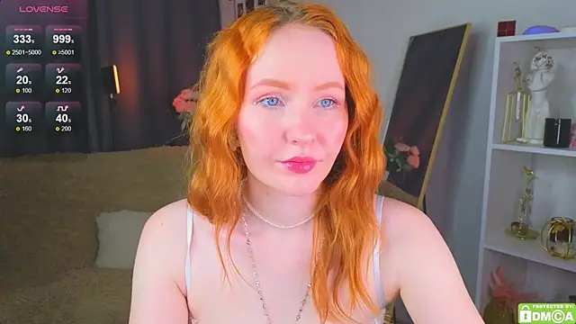 JoyceJones online show from 25, 10, 2025