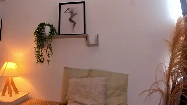 Samanta Monroe online show from 8, 11, 2025