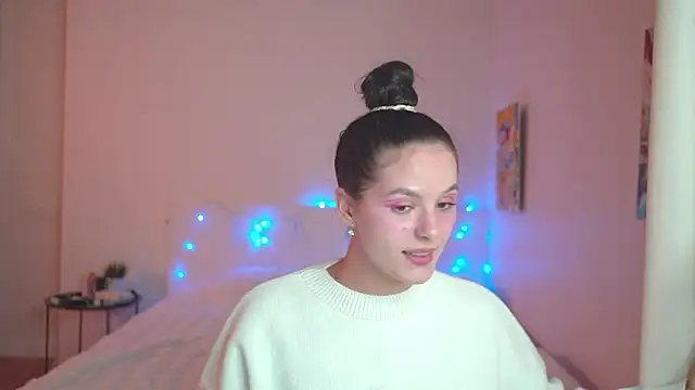 EwelynScott online show from 4, 10, 2025