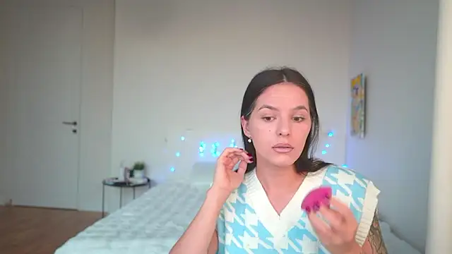 EwelynScott online show from 6, 10, 2025