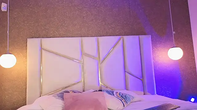 Miiss Bubble online show from 2, 10, 2025