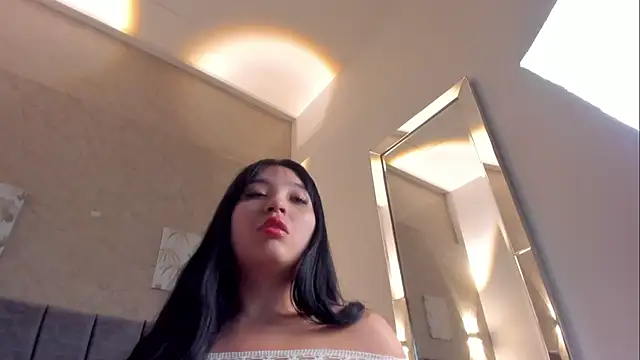 Lunaa bellaa online show from 17, 12, 2025