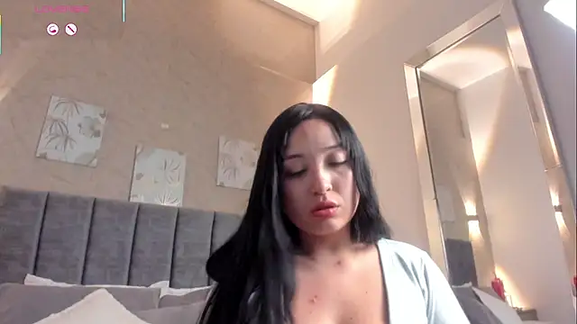 Lunaa bellaa online show from 25, 10, 2025