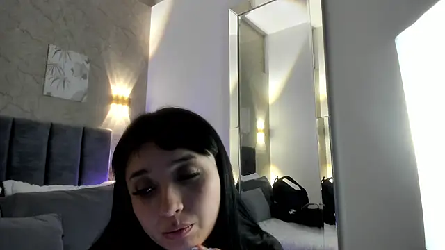 Lunaa bellaa online show from 16, 3, 2026