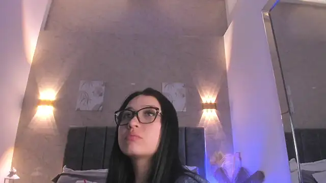 Lunaa bellaa online show from 19, 3, 2026