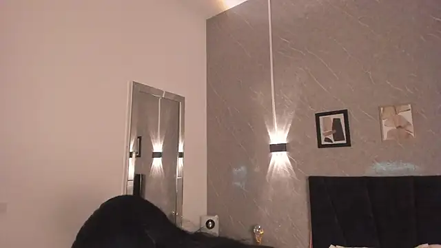 Lunaa bellaa online show from 11, 9, 2025