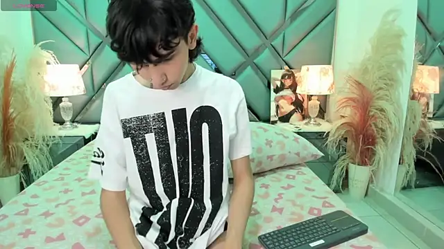 Snapshot of Milan_LewisS chatting on 16, 4, 2026 Milan LewisS online show from 16, 4, 2026