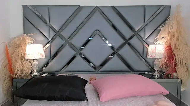 Milan LewisS online show from 3, 10, 2025