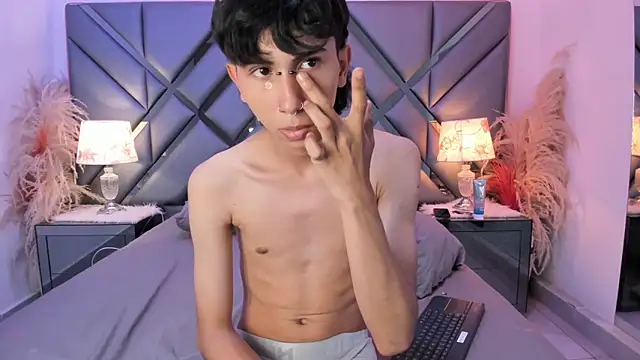 Snapshot of Milan_LewisS chatting on 1, 4, 2026 Milan LewisS online show from 1, 4, 2026