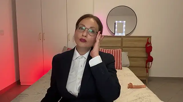 Snapshot of UnderWunder chatting on 4, 7, 2026 UnderWunder online show from 4, 7, 2026