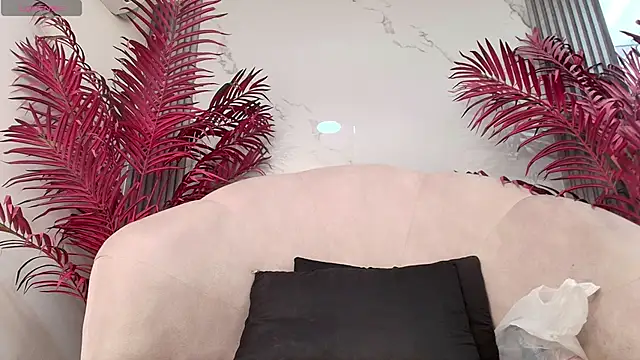 Snapshot of JulietaMills chatting on 14, 11, 2025 JulietaMills online show from 14, 11, 2025