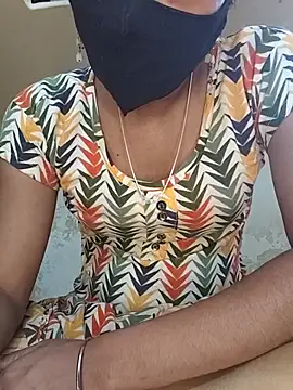 Snapshot of ranisanthutelugu chatting on 25, 11, 2025 ranisanthutelugu online show from 25, 11, 2025