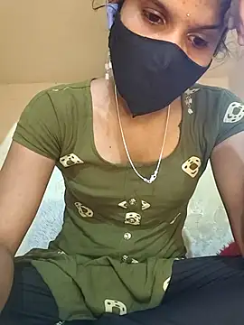 Snapshot of ranisanthutelugu chatting on 24, 11, 2025 ranisanthutelugu online show from 24, 11, 2025