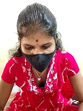 Snapshot of ranisanthutelugu chatting on 1, 10, 2025 ranisanthutelugu online show from 1, 10, 2025