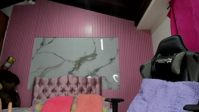 Mindy 19 online show from 14, 11, 2025