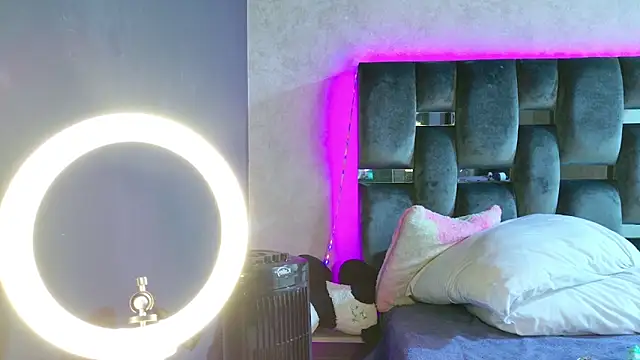 Snapshot of Taurito___ chatting on 18, 11, 2025 Taurito online show from 18, 11, 2025