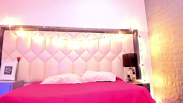 Scarletbigbug online show from 24, 2, 2026