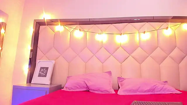 Scarletbigbug online show from 6, 2, 2026