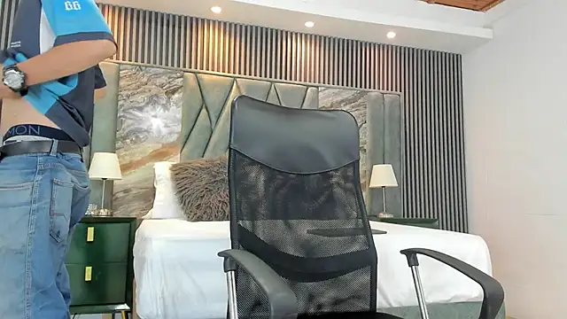 Snapshot of Michael_blue chatting on 1, 10, 2025 Michael blue online show from 1, 10, 2025