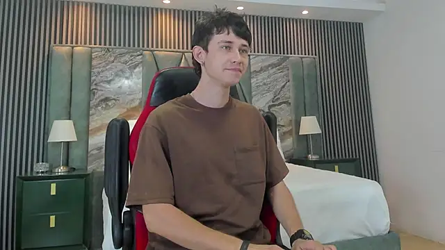 Snapshot of Michael_blue chatting on 18, 9, 2025 Michael blue online show from 18, 9, 2025