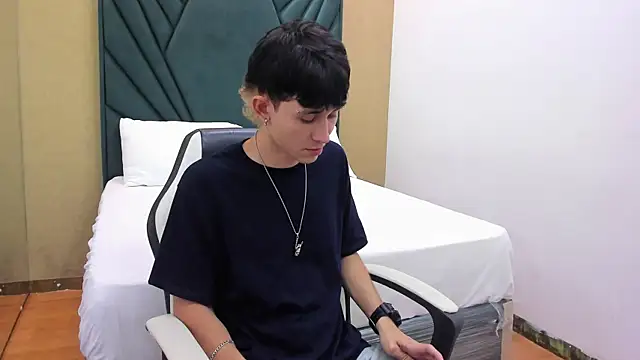 Snapshot of Michael_blue chatting on 25, 10, 2025 Michael blue online show from 25, 10, 2025